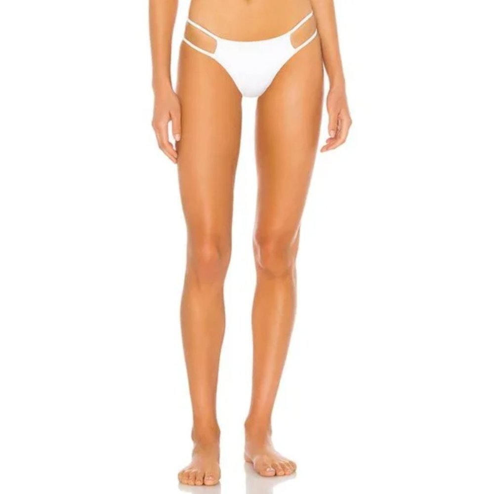 superdown White Bikini